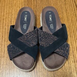 TOMS Women's Black and Brown Animal Print Sandals
